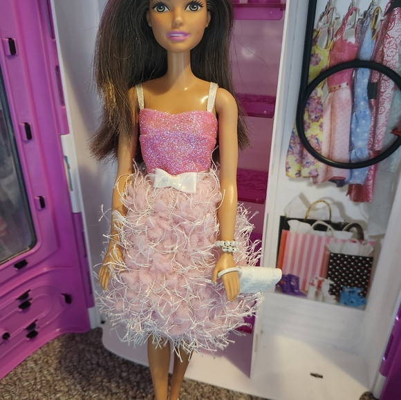 Barbie - Picture 3 of 4